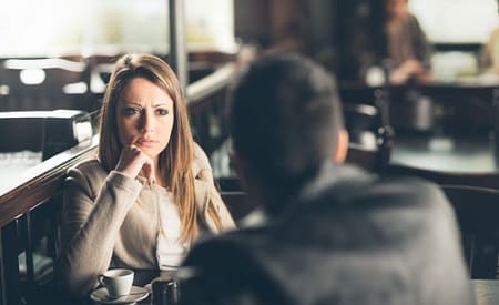 Mon ex me ment : pourquoi et comment réagir ?